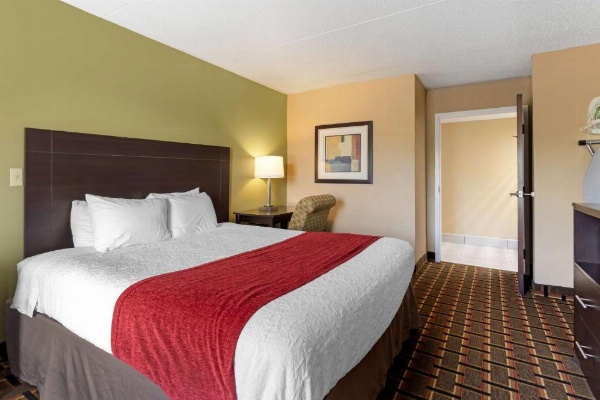 SureStay Hotel by Best Western Lenoir City image 13