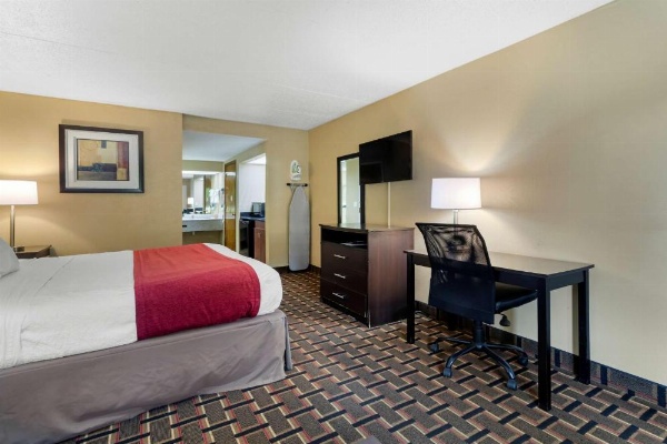 SureStay Hotel by Best Western Lenoir City image 17