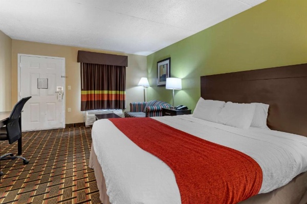 SureStay Hotel by Best Western Lenoir City image 18