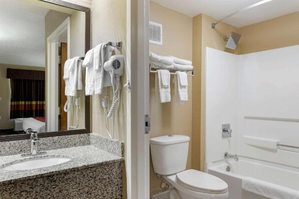 SureStay Hotel by Best Western Lenoir City image 28