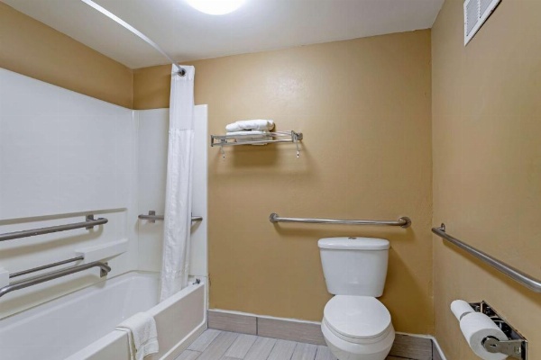 SureStay Hotel by Best Western Lenoir City image 29