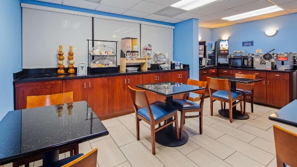 SureStay Hotel by Best Western Lenoir City image 7